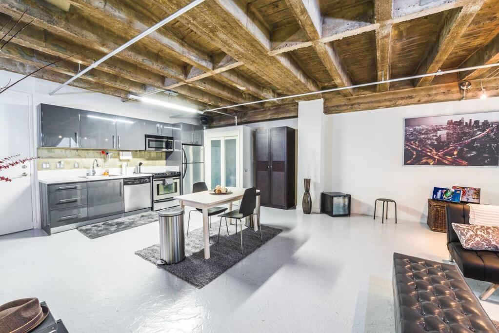 Newly Renovated 1Bdrm Loft Dtla And Rooftop Pool Лос-Анджелес Екстер'єр фото
